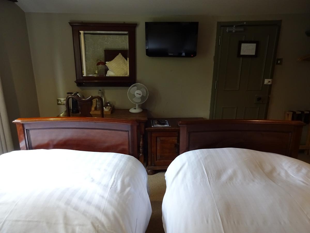 The Cross Keys Hotel Saffron Walden Ngoại thất bức ảnh